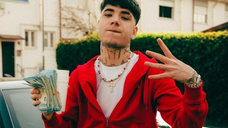 "Shiva sparava ad altezza d’uomo incurante dei suoi amici, voleva uccidere”. Ecco perché il rapper milanese è stato arrestato