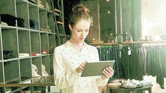 Seduzione personalizzata con le soluzioni cucite dai robot